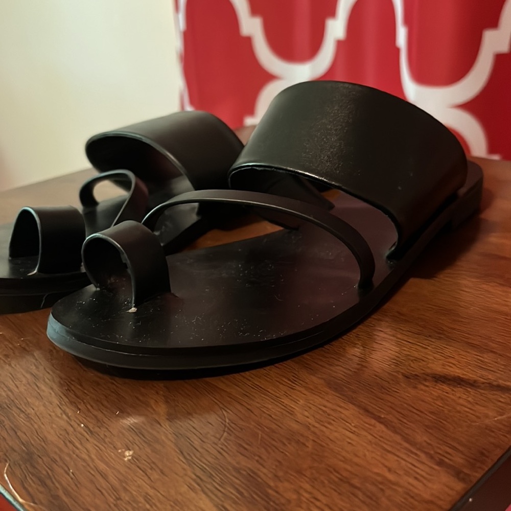Ladies Size 6 Black Amazon Sandals - Picture 2 of 4